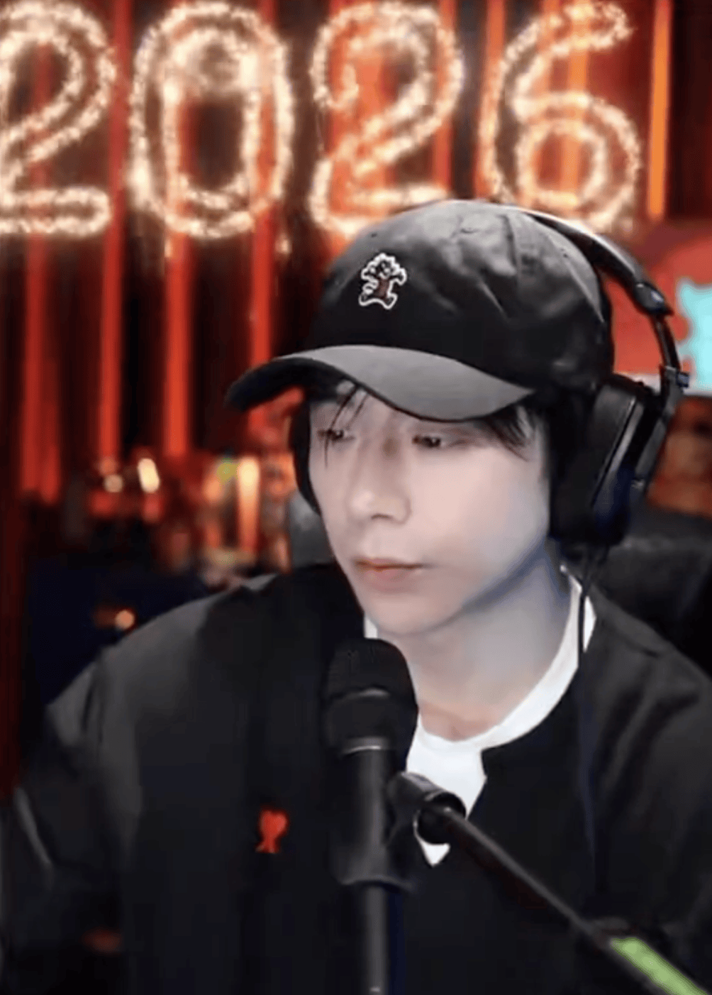 刘宇宁回应“过年去网吧包宿”：做不到十全十美，但要做独一无二的人封面图