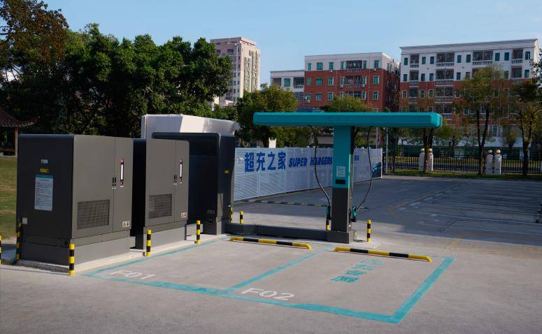 《比亚迪再出牌！解决诸多电动化难题》