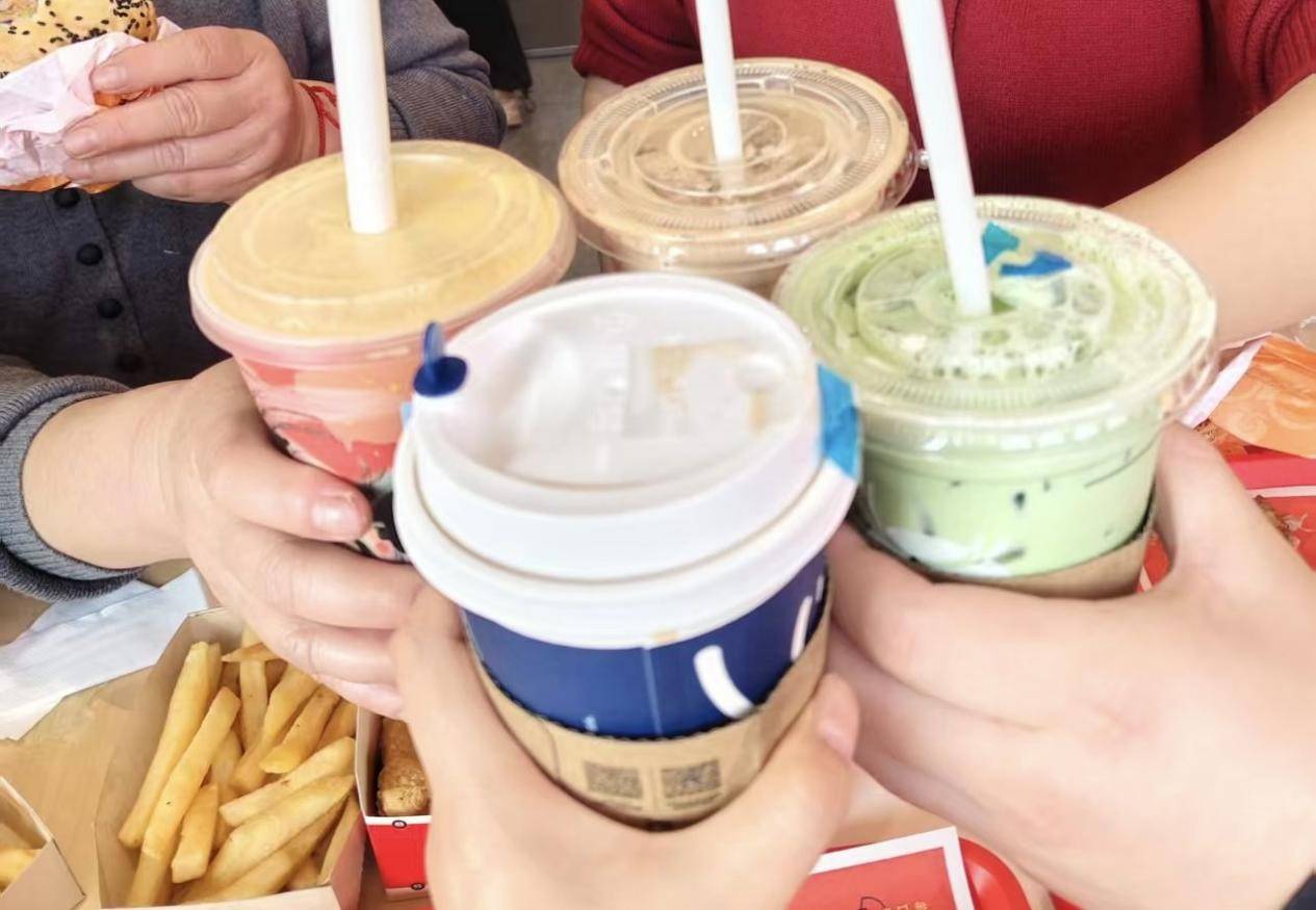 回村的年轻人，撑起消费市场再“下沉”-锋巢网