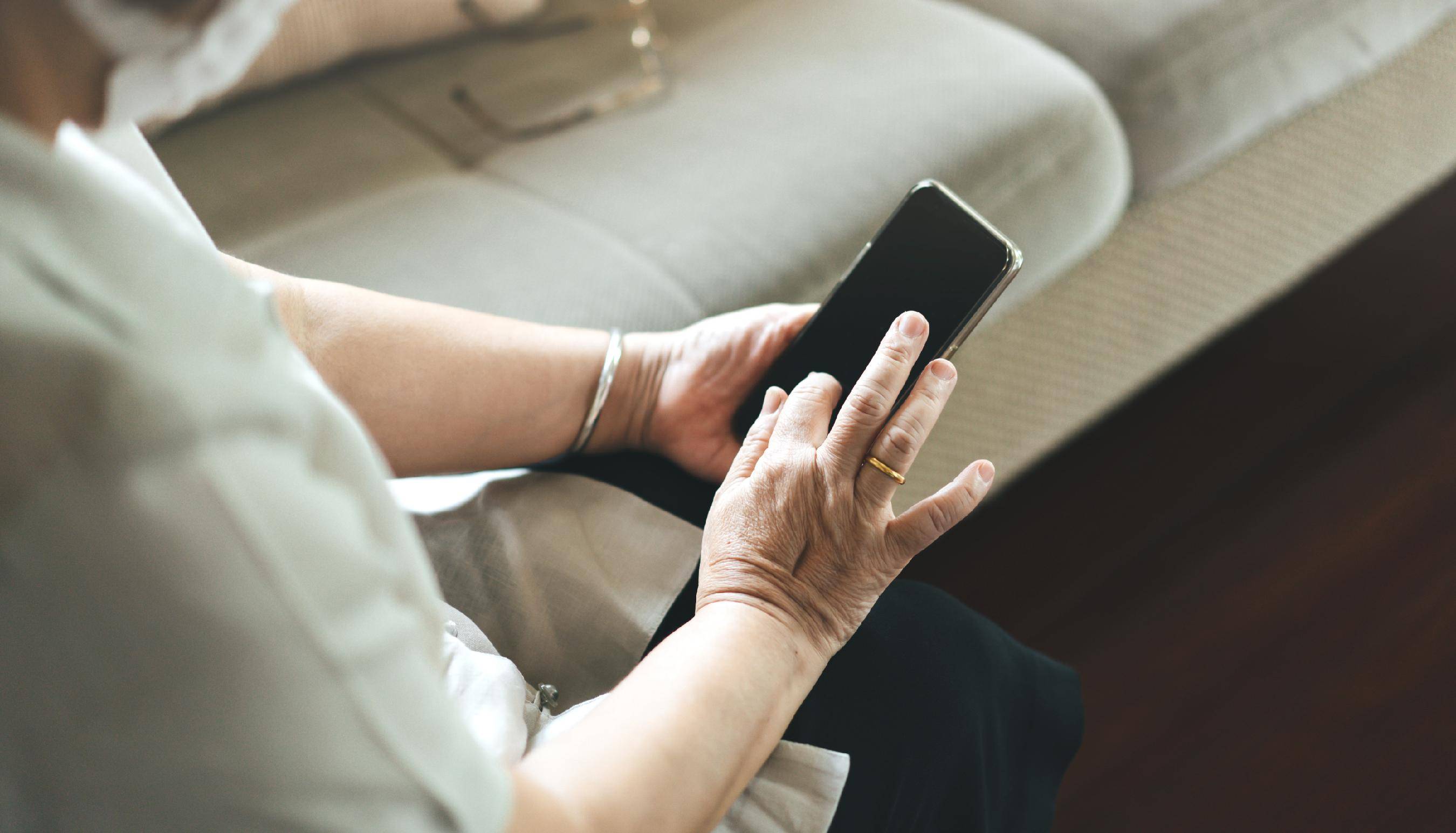 私域直播"围猎"老人