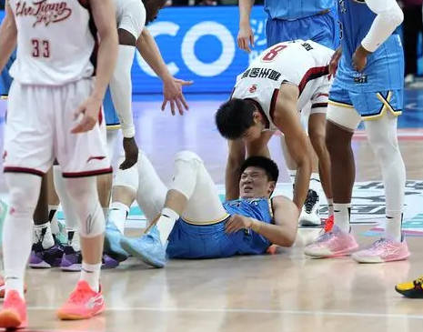 伤病！雷蒙因伤将缺席一周 曾凡博近期不会复出