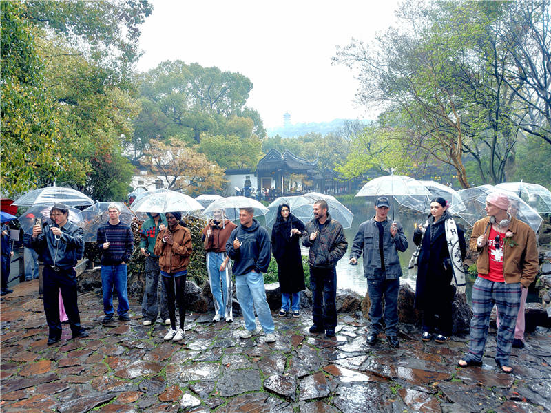一园春雨 :国际名模雨中探幽惠山(图3) 一园春雨 :国际名模雨中探幽惠山(图3)