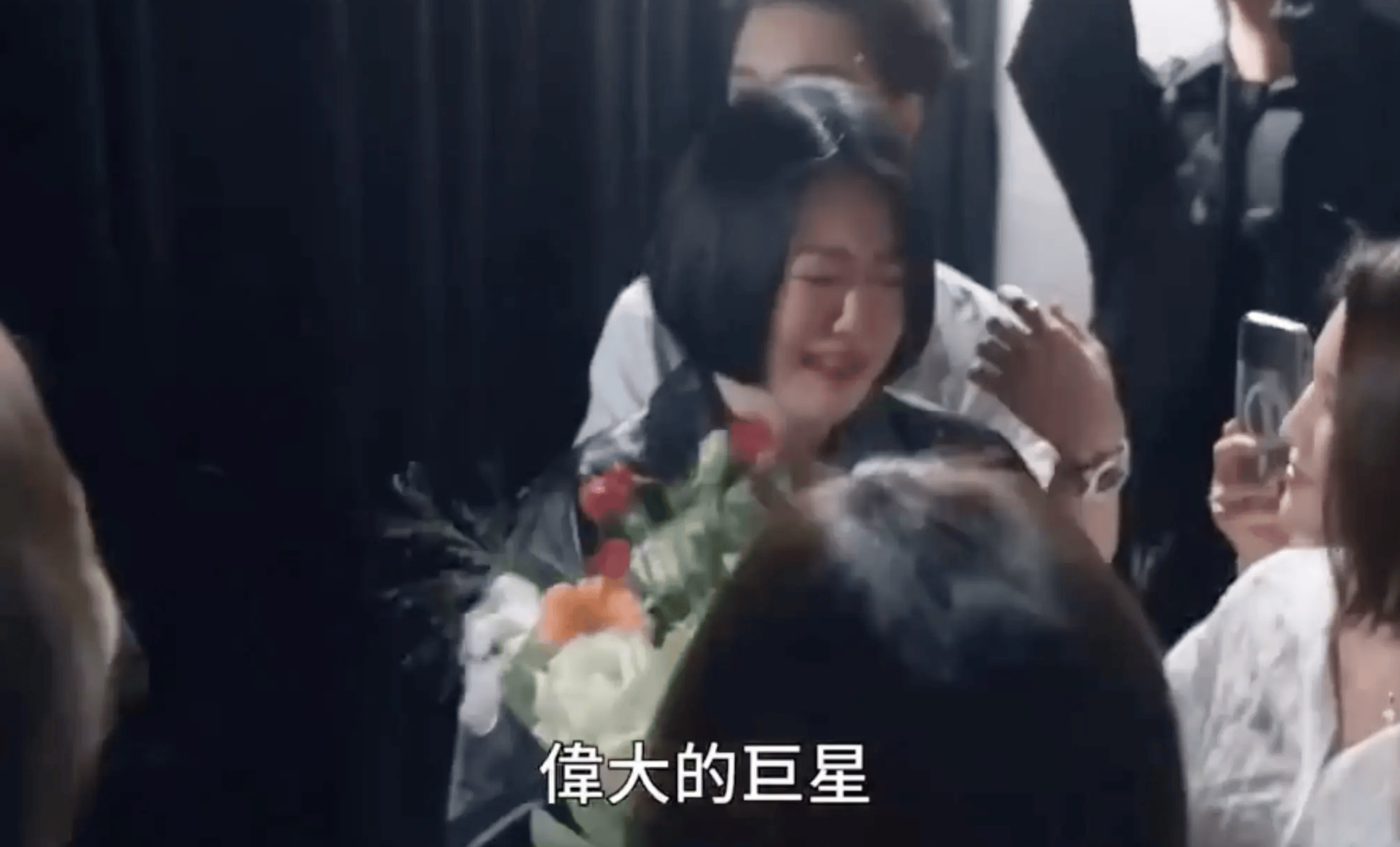 小S回归首期节目被感动哭 直言需要骂脏话才能表达情绪封面图