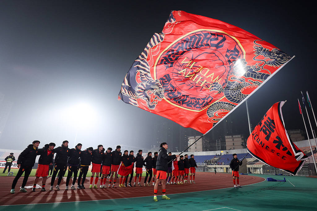 U17国足星夜抵达吉达 直通世界杯是唯一目标