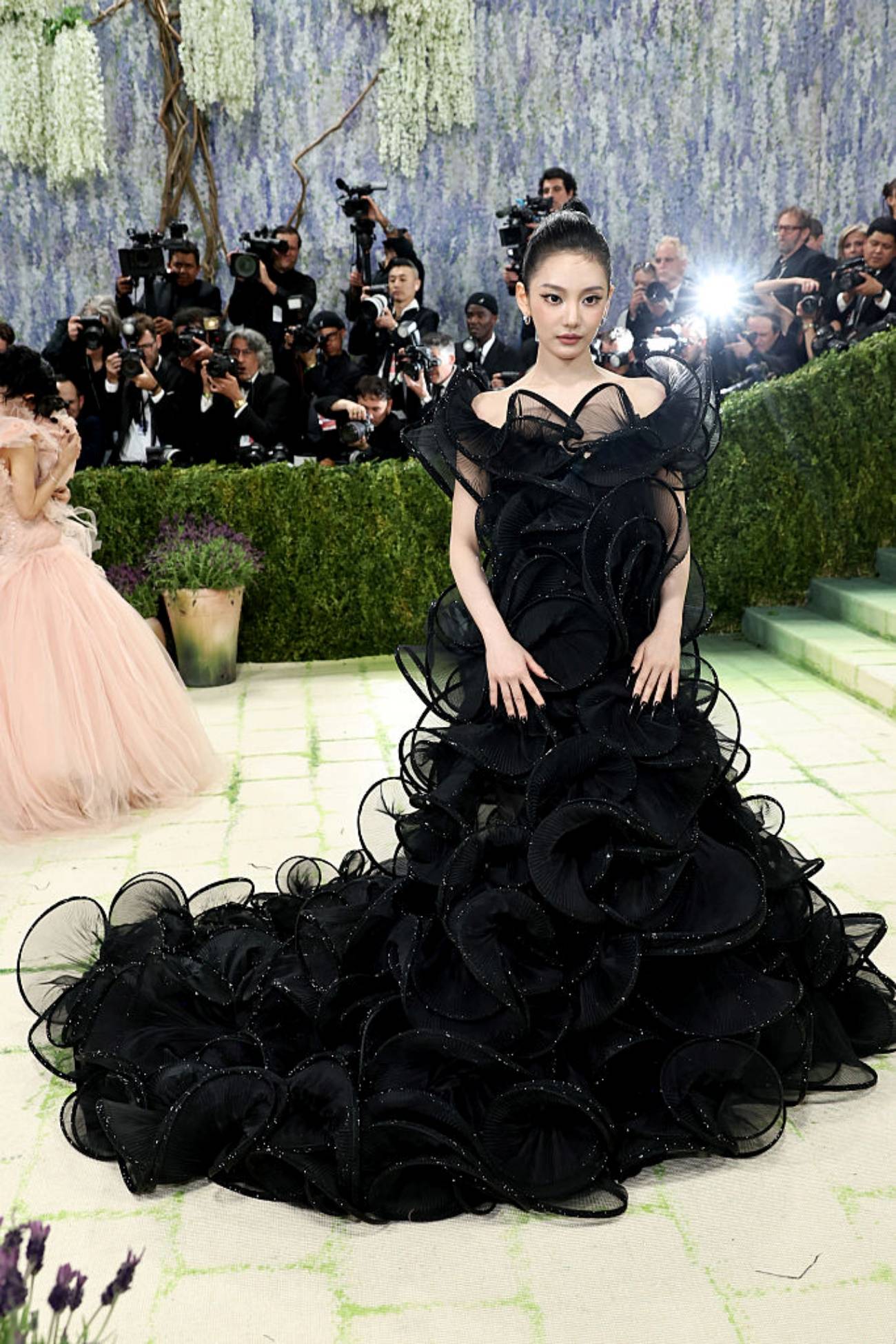 NINGNING出席Met Gala活动图片 (出处 - gettyimages Jamie McCarthy).jpg
