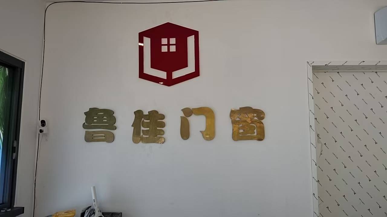 c01b0360-cfa1-4a55-bc77-865d2eebebf5.jpg