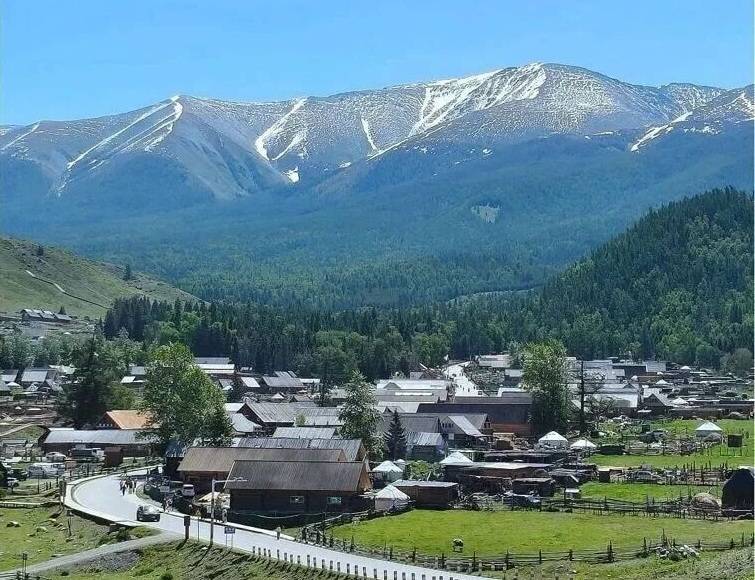 新疆阿勒泰1.jpg