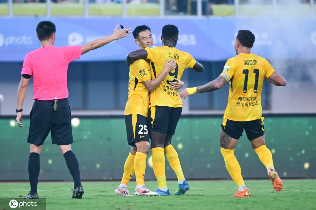 中超-彭欣力破门李苏达染红 青岛西海岸2-0青岛海牛