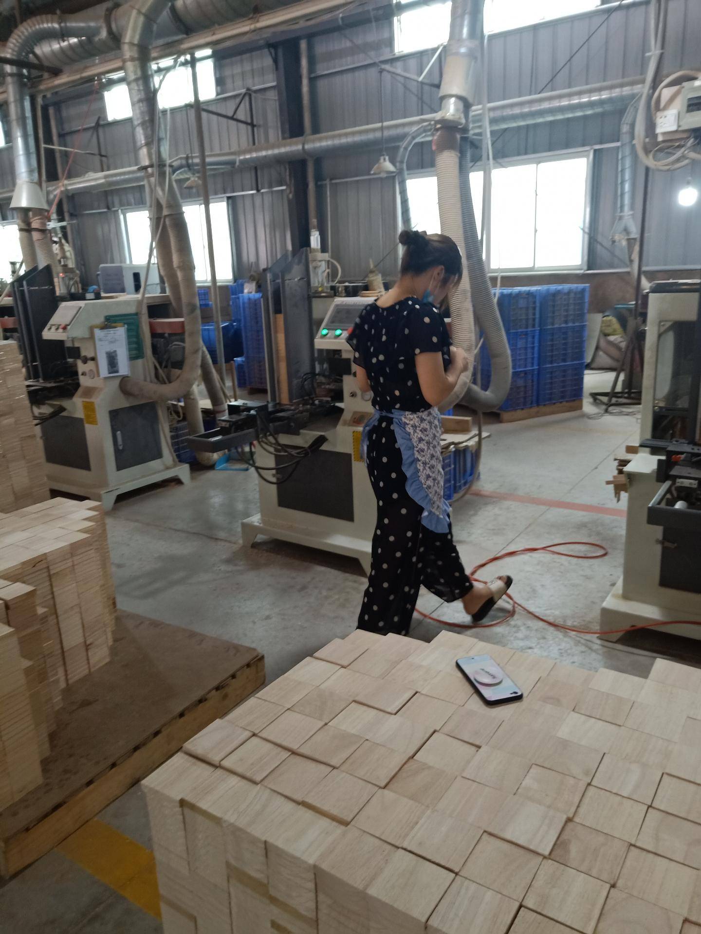 数控木工仿形铣厂家的应用场景与设备适配分析