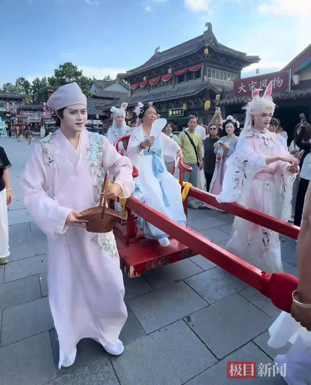 “周星驰御用配角”张美娥“勇闯”横店!成功应聘景区NPC