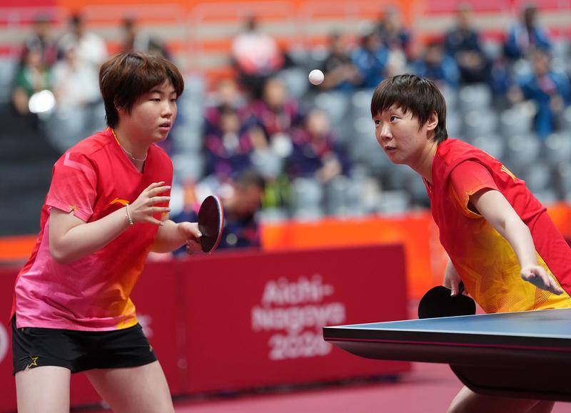 亚运乒乓球：王曼昱/蒯曼4-0泰国组合 晋级女双决赛