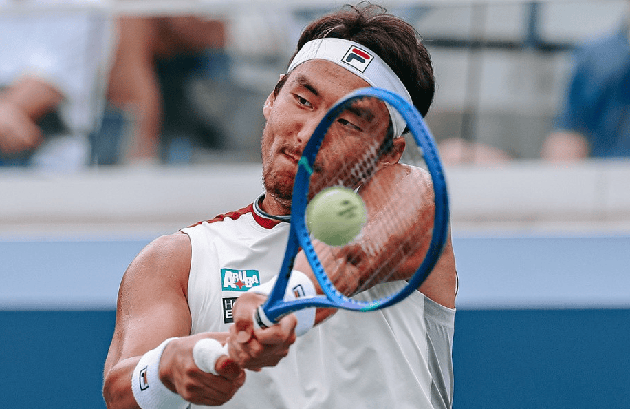 7战大满贯终获首胜，压哨递补掀翻世界第13，布云朝克特制造美网奇迹