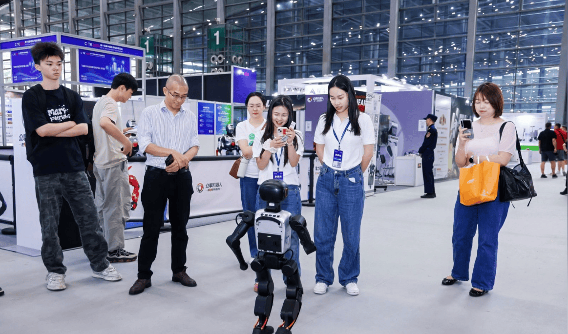 2027深圳人工智能展会 | 落地赋能产业,智启湾区新篇!深圳国际人工智能与机器人展览会 正式官宣 3 文章配图-1