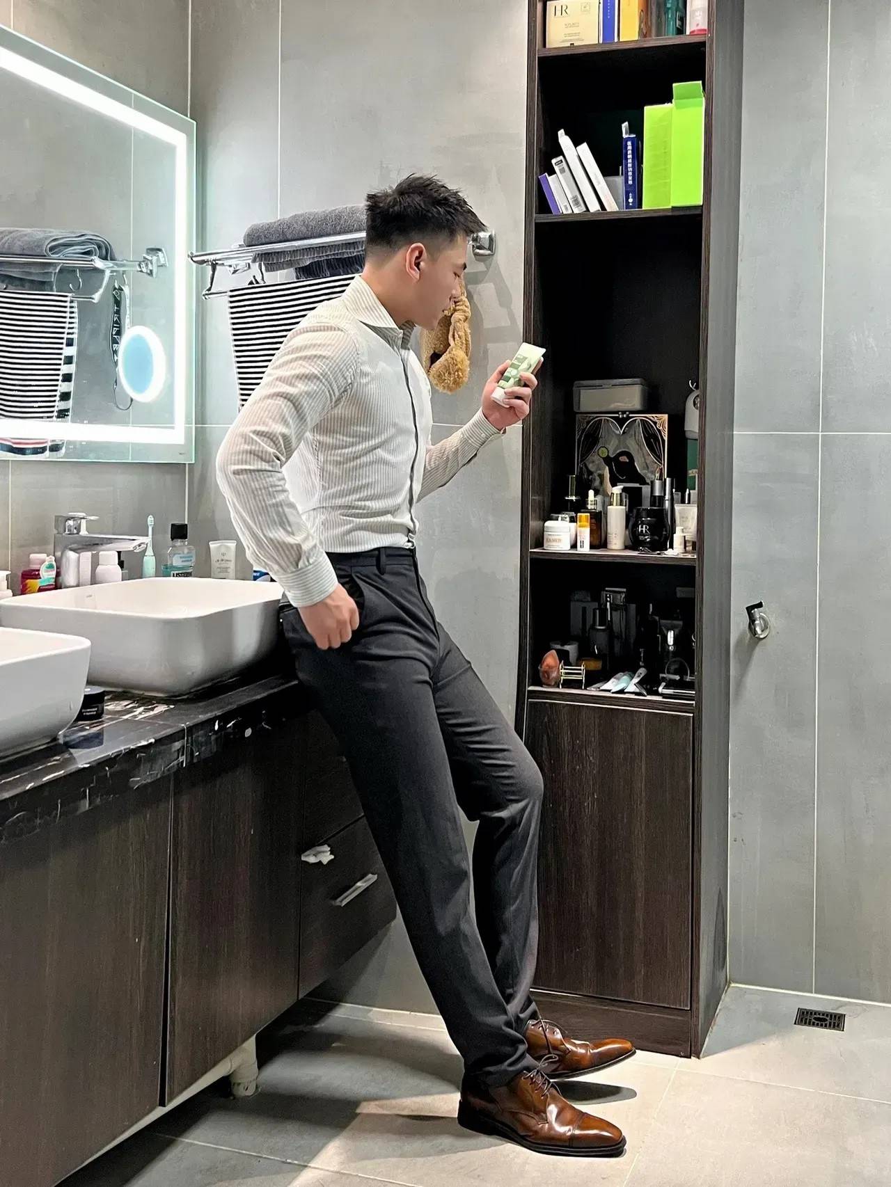 魅力无限何昊天的完美身材和颜值让人无法忘怀