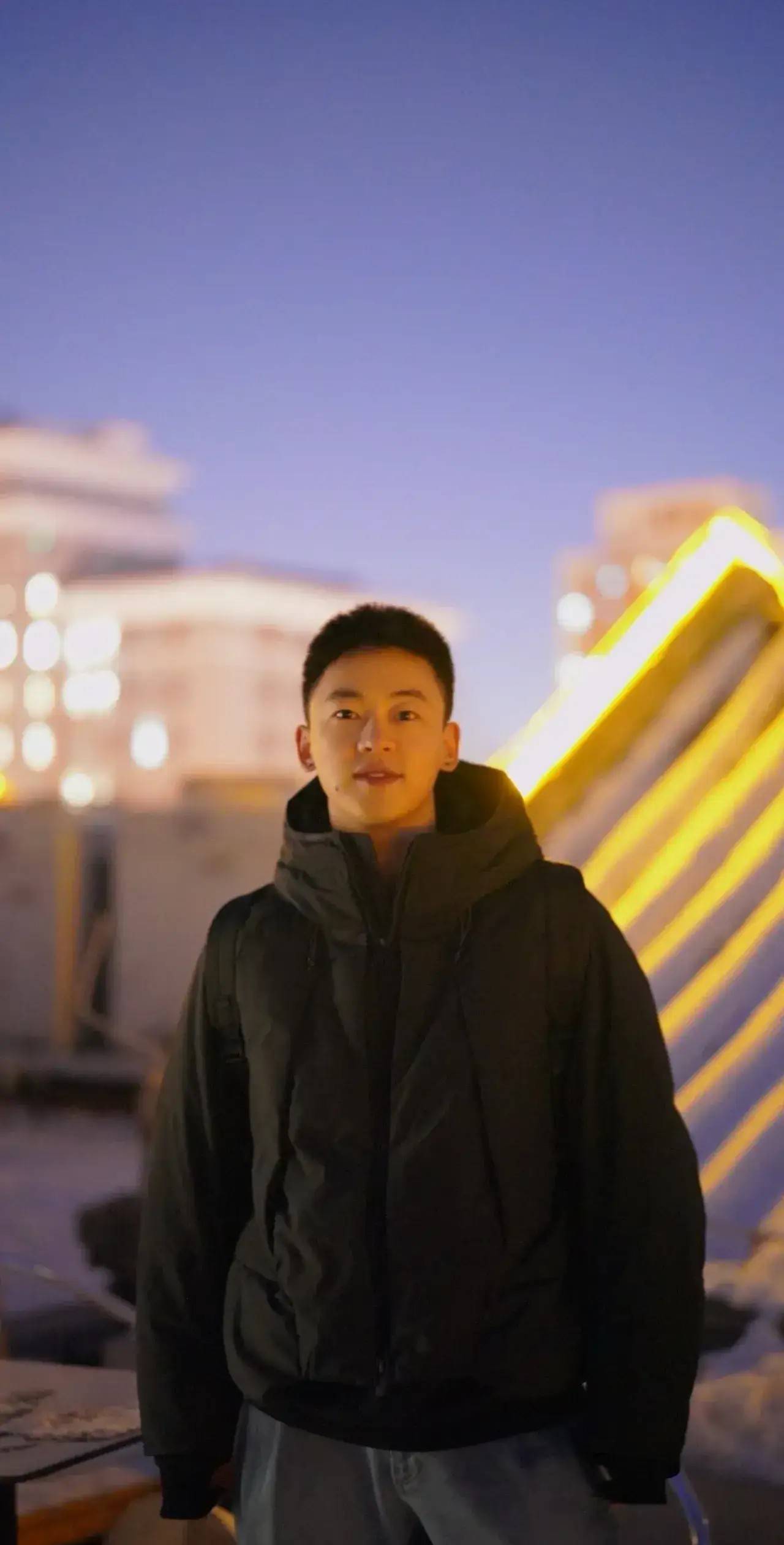 震撼大学校园的男神魅力代表他就是韩俊翔