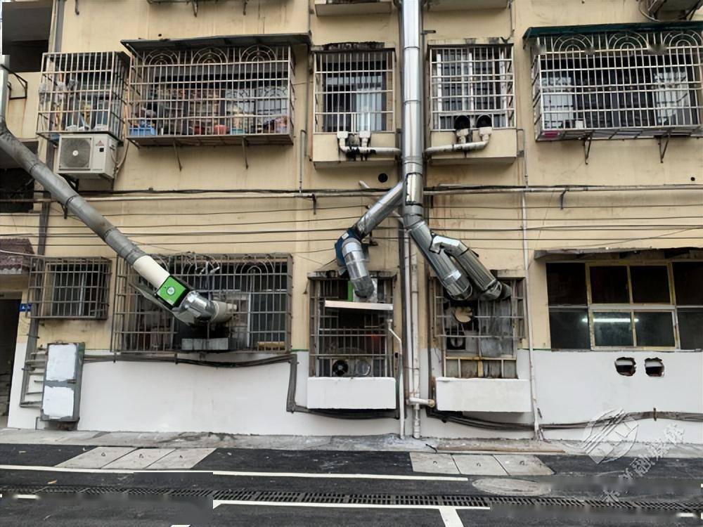 赤壁市赤马港社区:油烟扰民让人愁 "脚印万家"解民忧