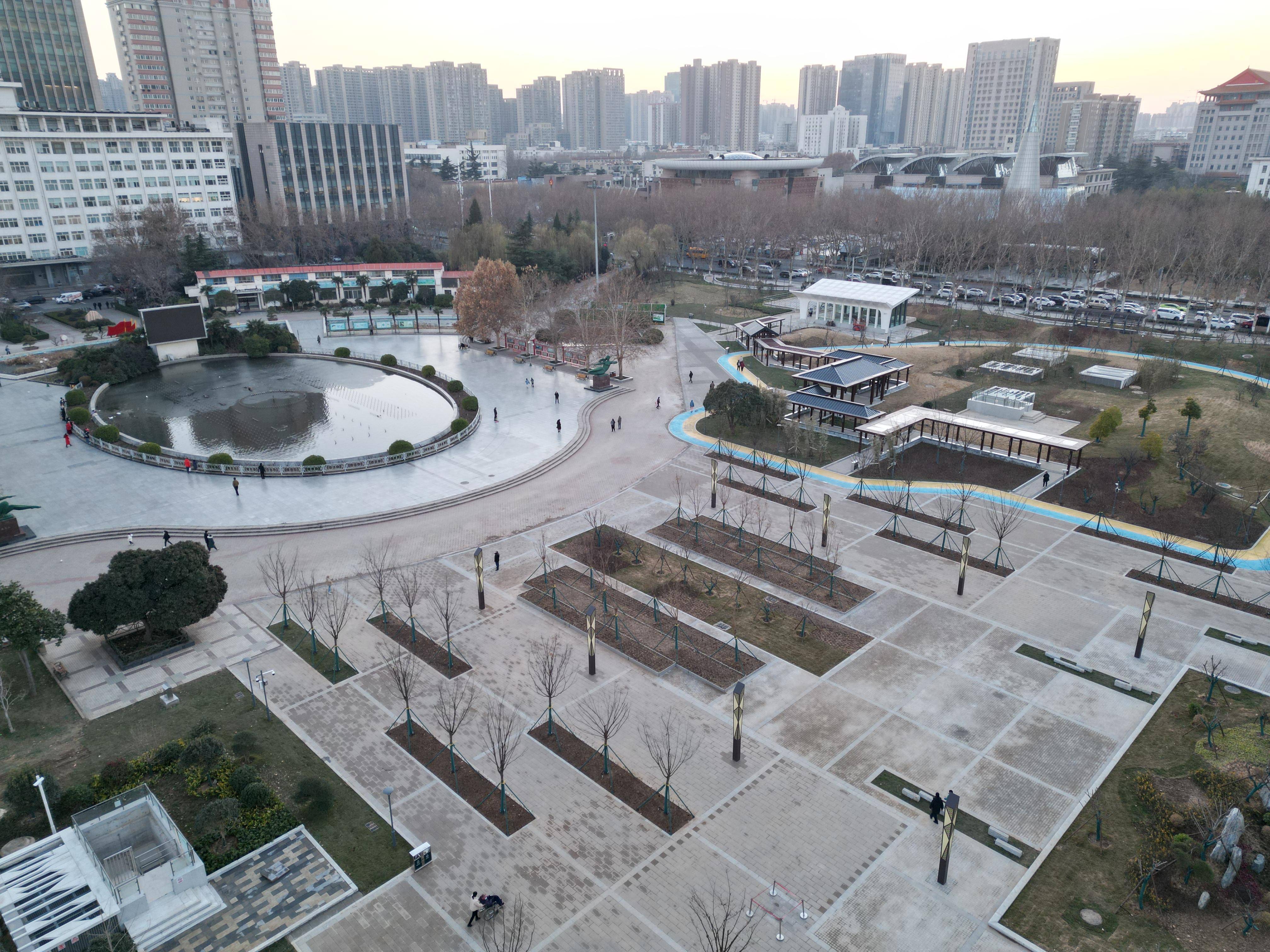 郑州绿城广场展新颜