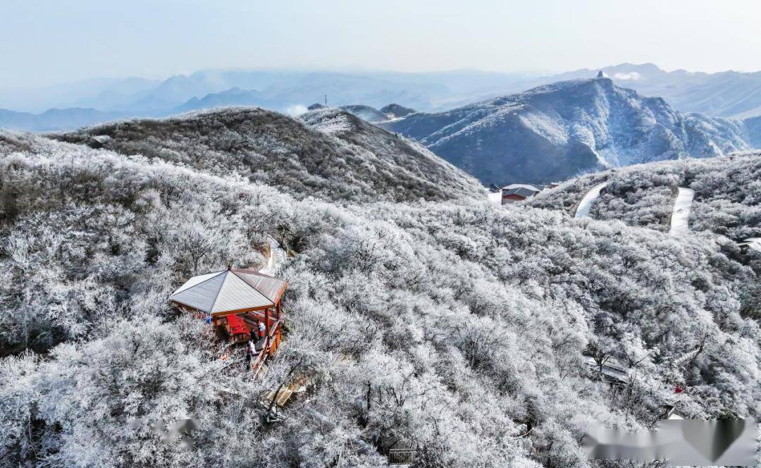 汉中龙头山景区:银装素裹 壮美云海_陕西_栈道_冰雪
