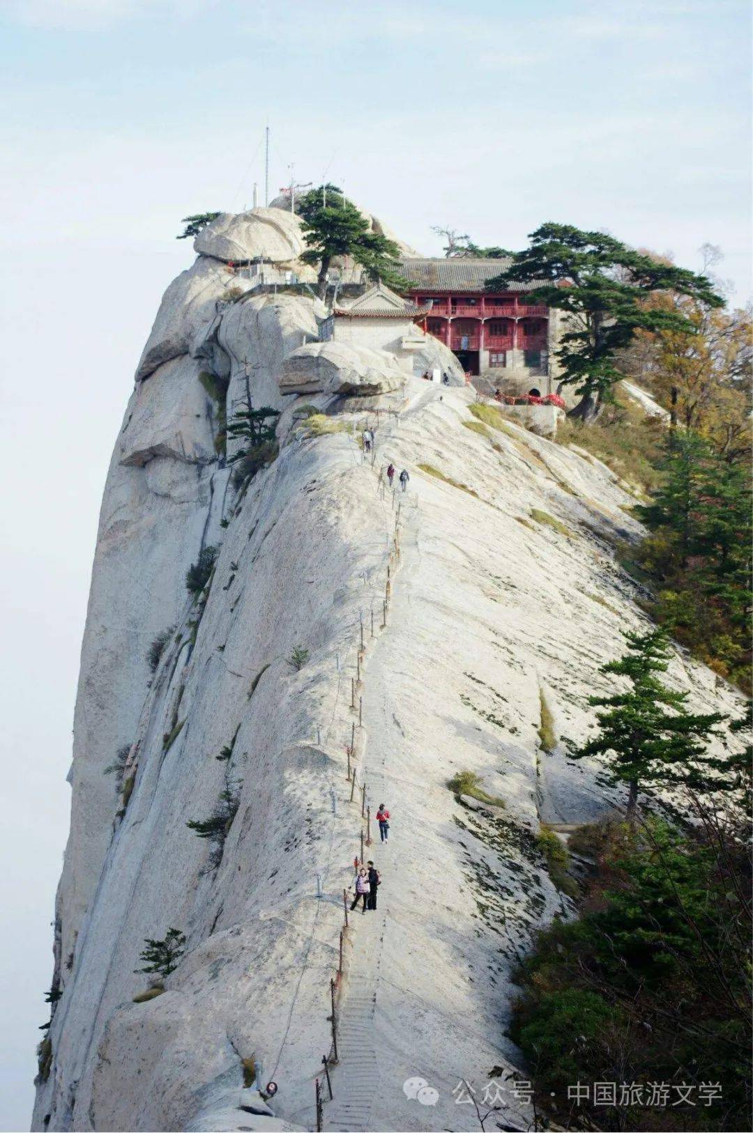 行走丨天下第一險華山_中峰_崖壁_天梯