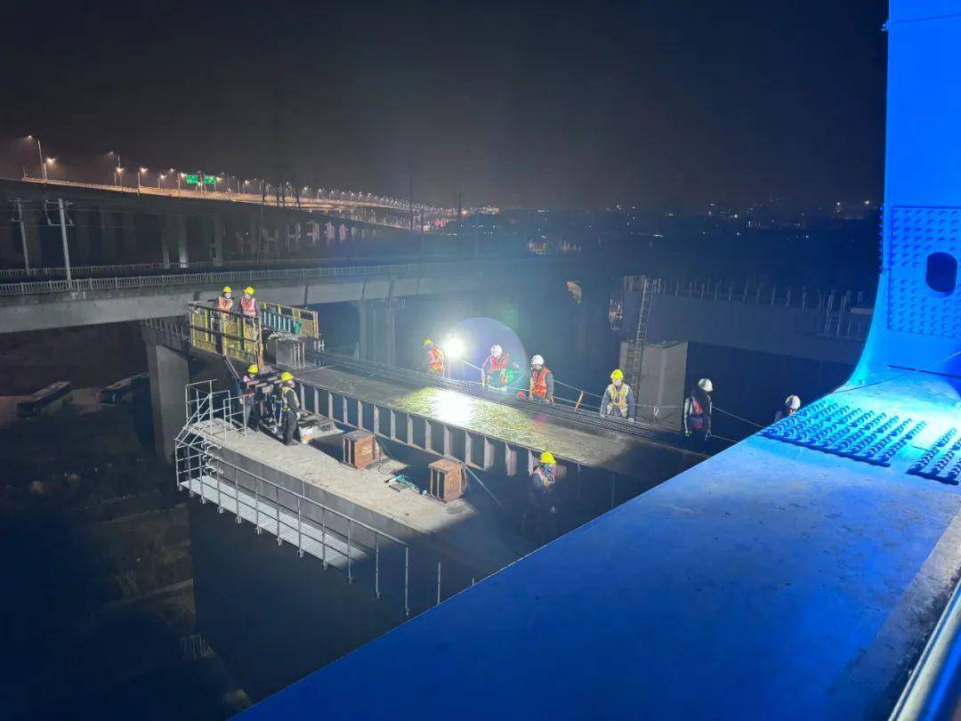 2972餘噸鋼桁梁完成空中轉體,滬蘇湖鐵路最新進展來了→_施工_上海