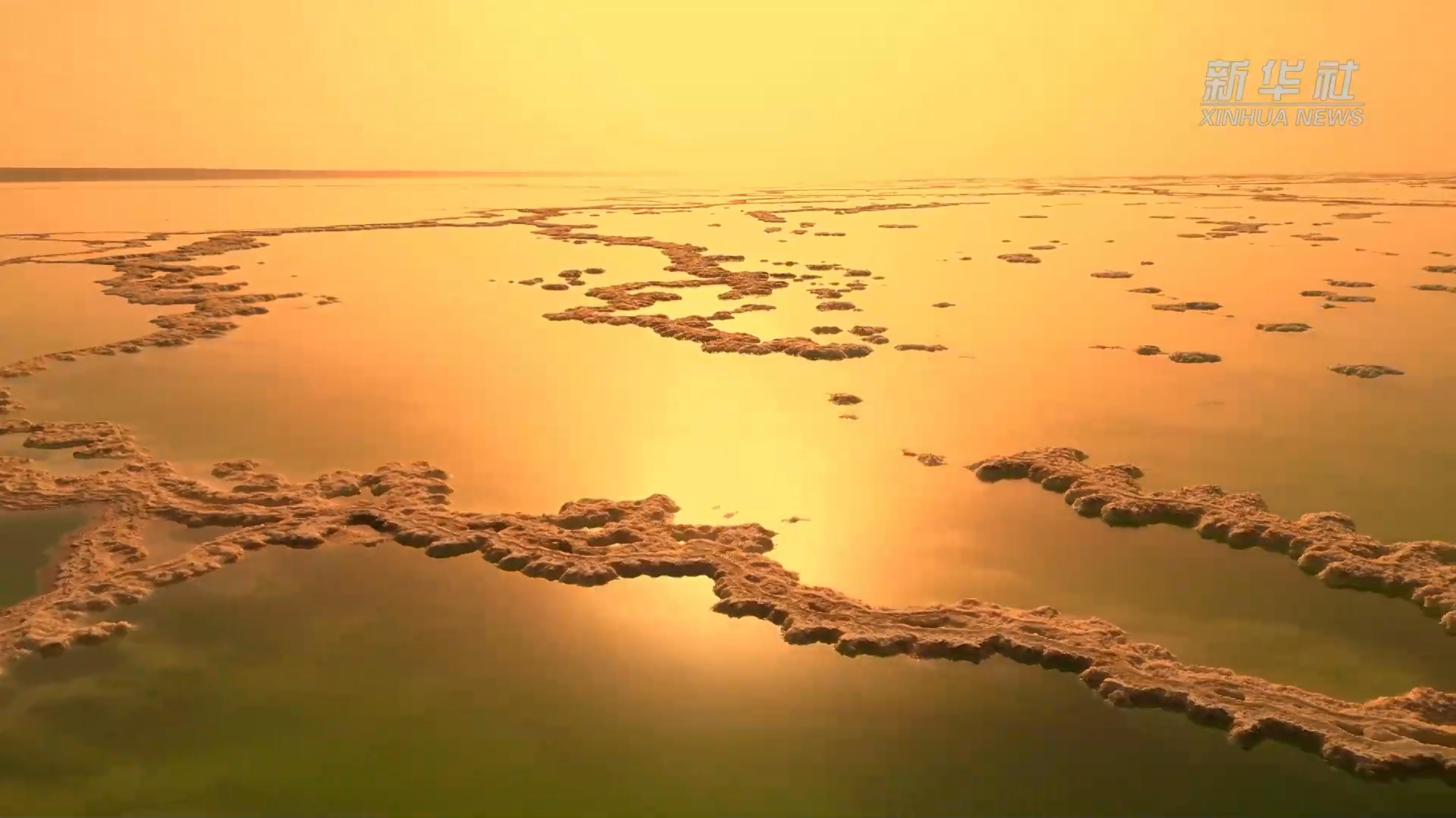 新疆若羌:冬日罗布泊盐湖美景如画_宿传义_报道员_钾盐