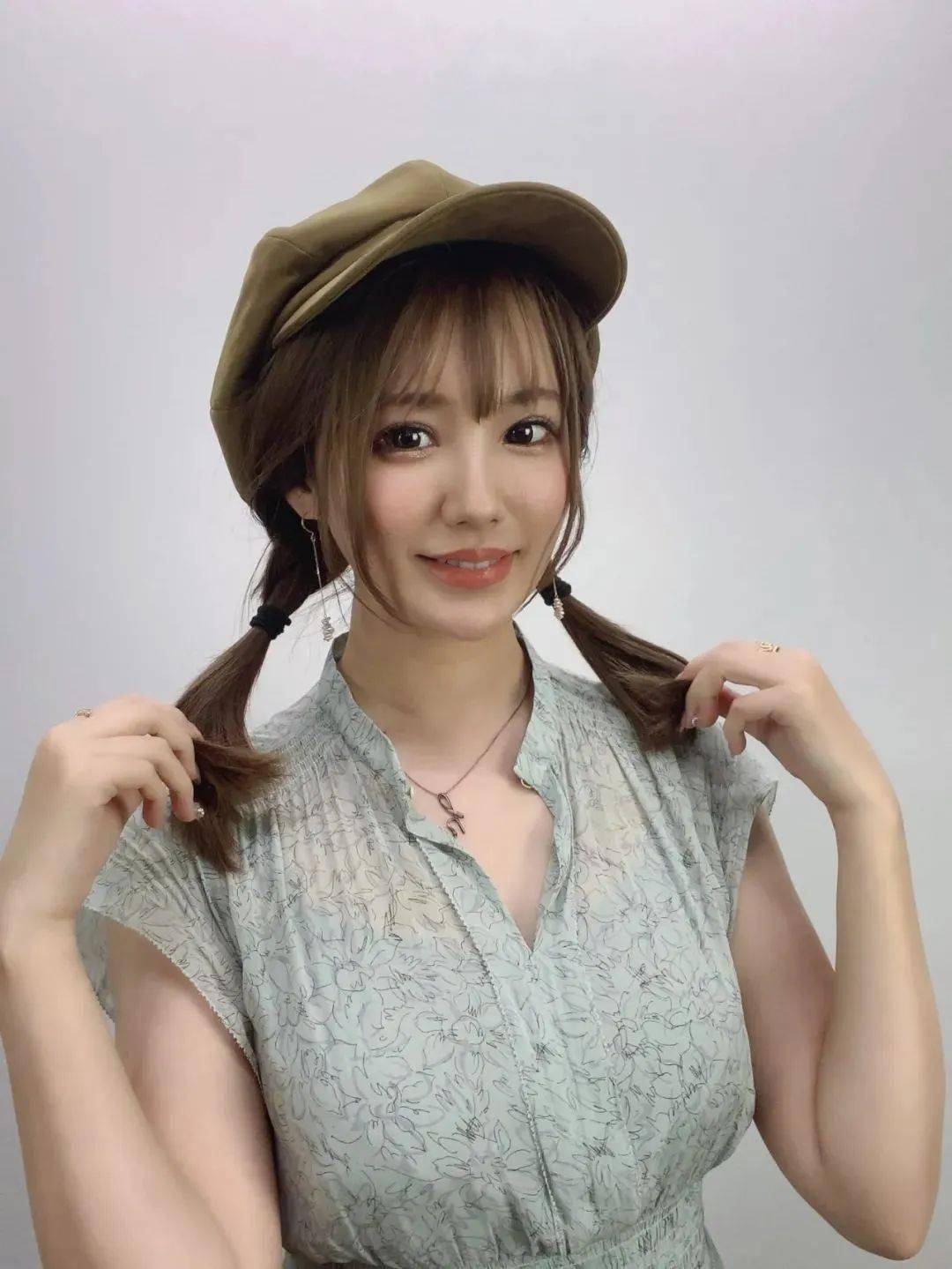 2018年4月,天海翼移步t-powers复出.