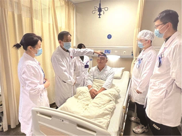 江蘇首例內鏡下雙側腮腺腫瘤切除手術完成_技術_治療