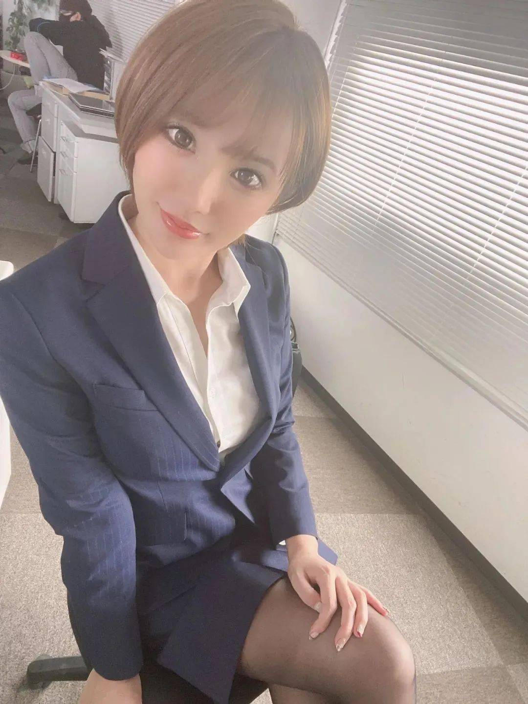 不知道各位老铁是喜欢以前的天海翼,还是现在呢?明天翻牌想看谁?