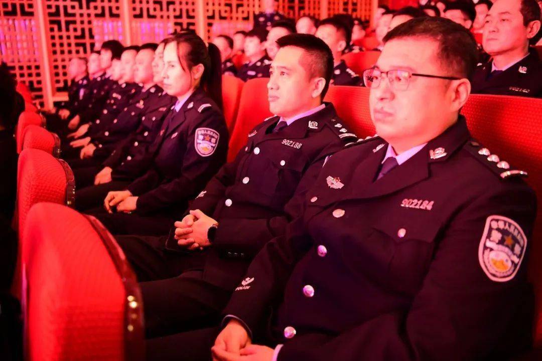 圖強奮進擔使命 闊步邁向新徵程 圖們市公安局舉辦第四個中國人民警察