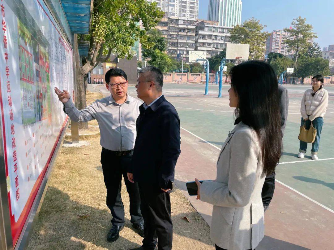 普宁市教育局党组书记,局长温伟涛带队到华侨中学检查学业水平考试