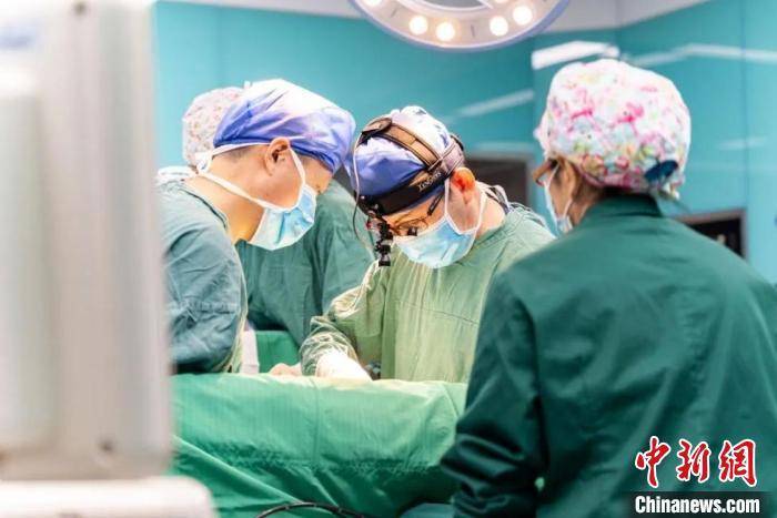 圆孔有益于这些患者,"主治医师,上海医大医院心脏中心主任医师李保军