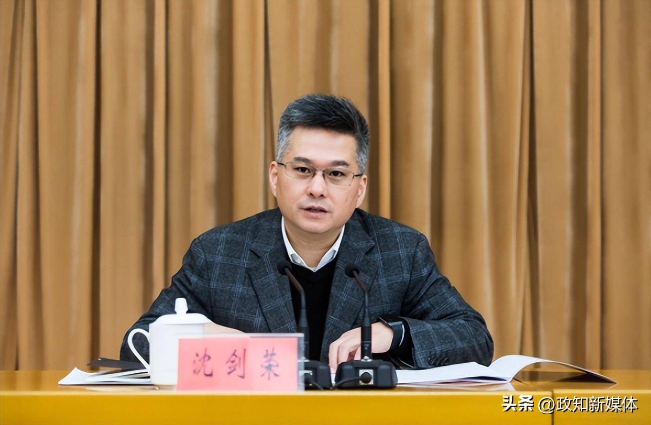 南京市人民政府副市长,党组成员,南京市委常委,江宁区委书记