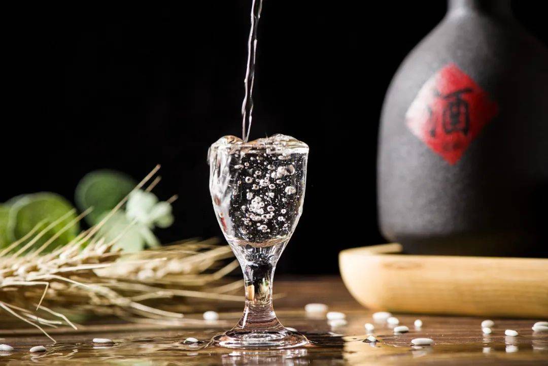 谁能成为下一个茅台?我们问了问吴晓波_企业_公司_中国