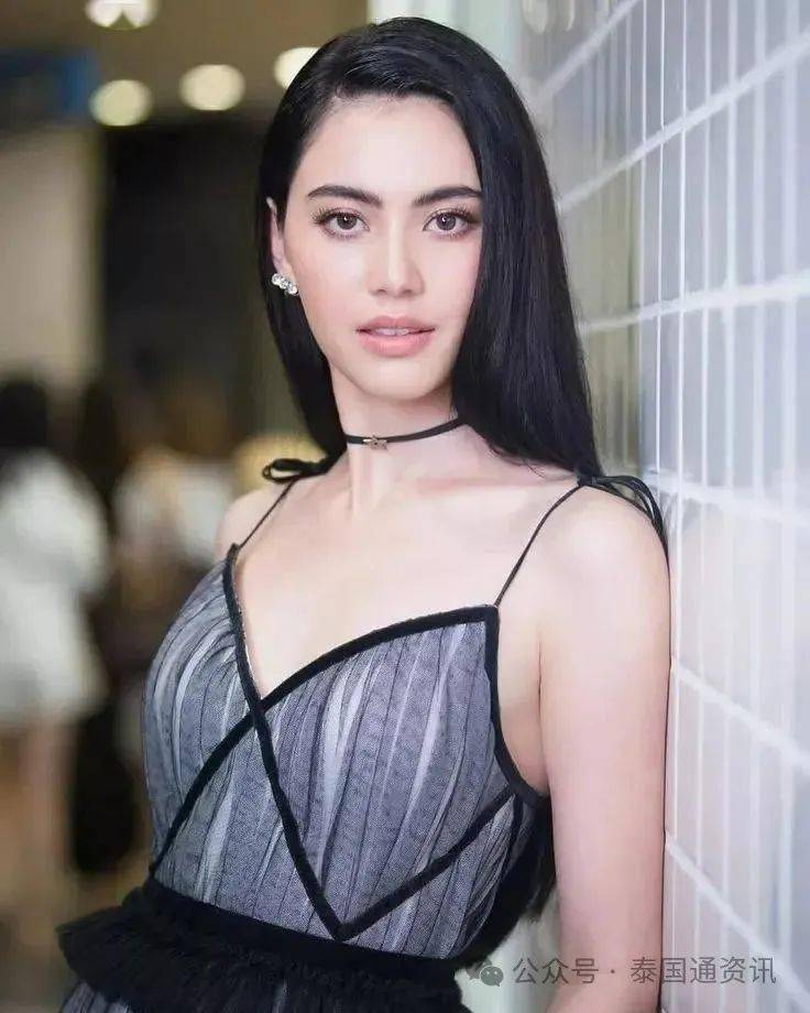 泰国第一神颜,混血女神,五官精致身材性感,赛过迪丽热巴_电话_服务