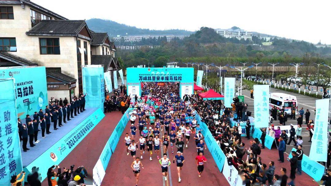 部新闻传媒中心党委委员,副主任,副总编辑蒋熙辉及公安部有关负责人