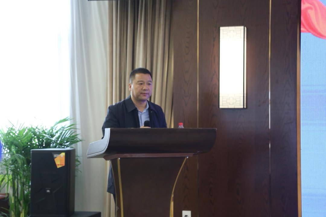 旅出行服务研究院执行院长,陕西省自驾游及房车露营协会会长桂斌主持