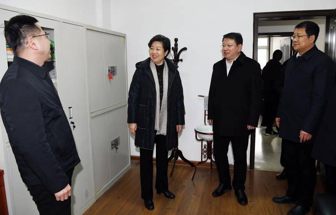 李晓英调研省级产业工会工作_改革_建设_力量