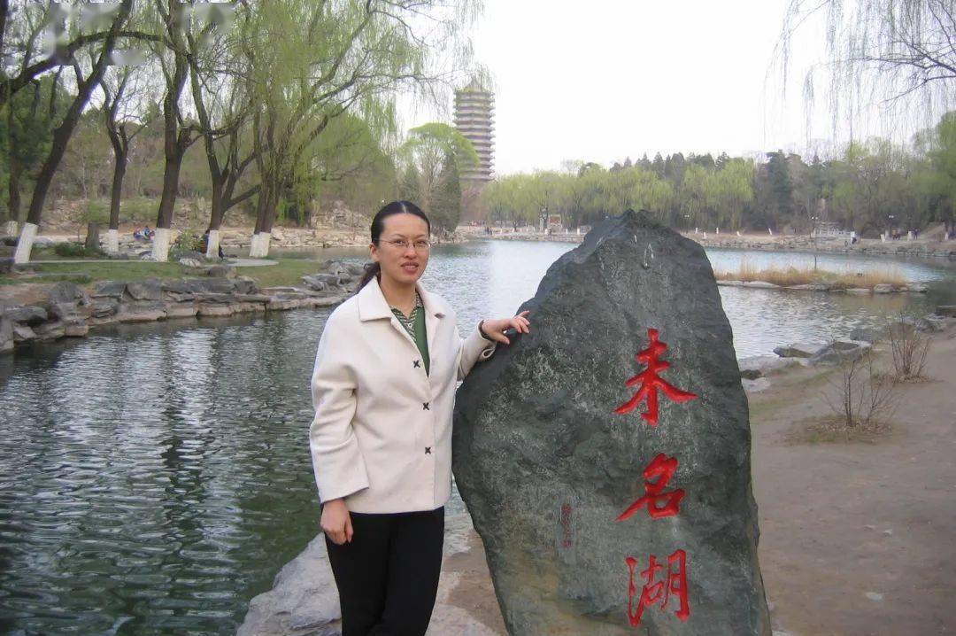 本期讲座,臧晓霞老师将介绍读懂孩子,建立亲子关系的各种策略,分别是