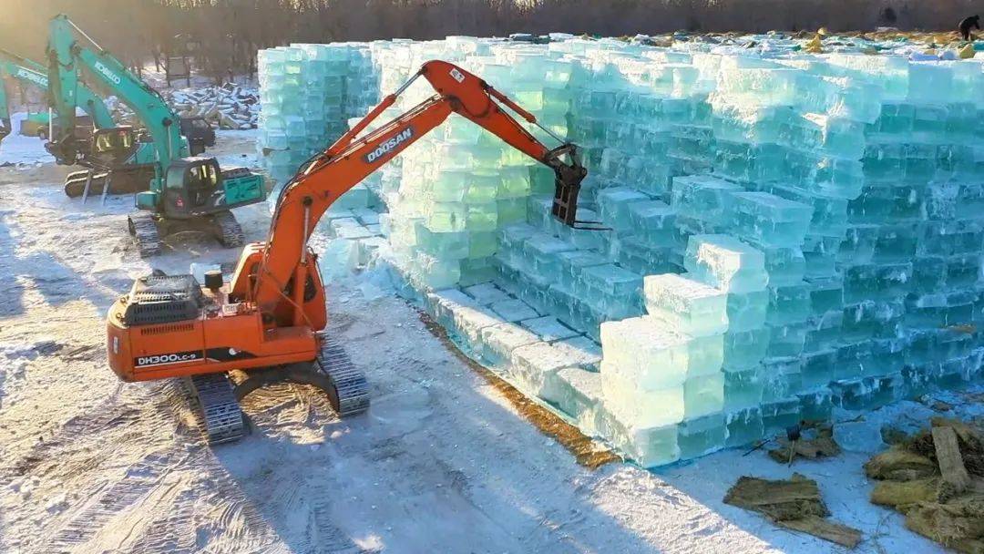 哈尔滨冰雪大世界启动存冰工作_冰体_大小_冰场