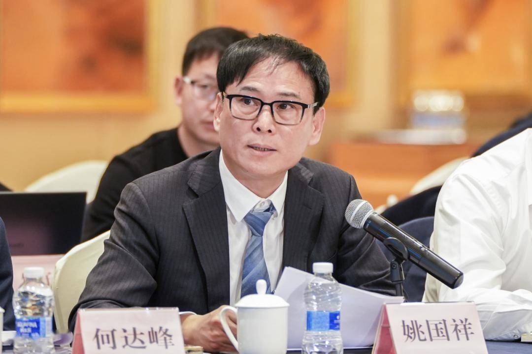 现场多图直击 | 人大代表热议工作报告_代表团_综合_发展