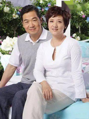 30岁嫁给二婚的张国立,被要求不准生育,邓婕为爱隐忍了34年_张默_儿子