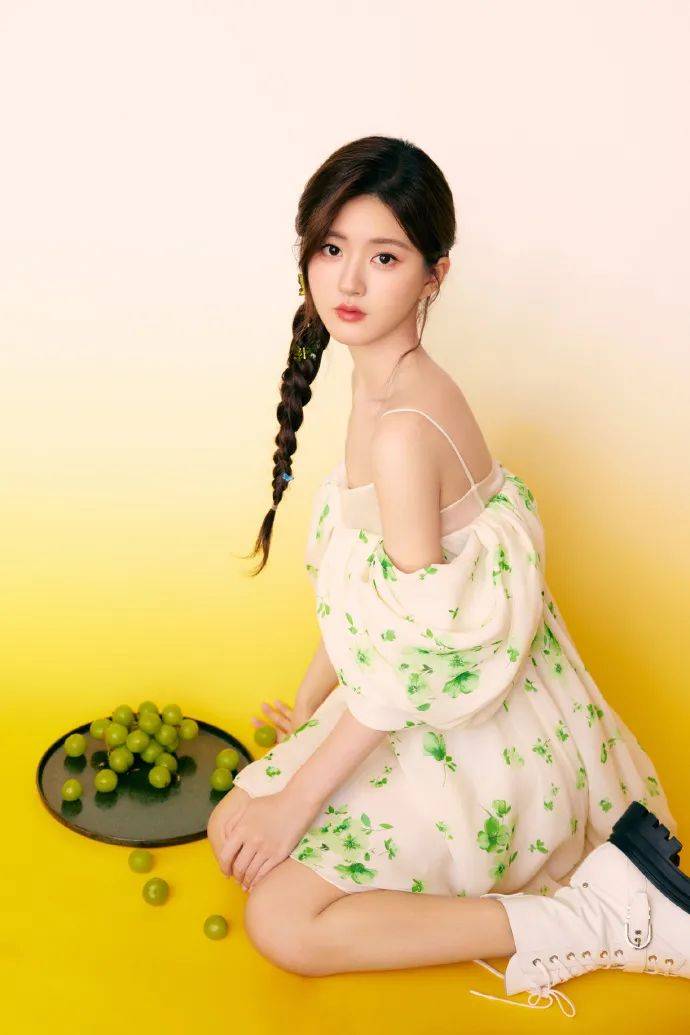 赵露思的"公主"穿搭_官微_叛逆_图片