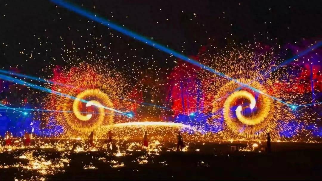龙腾中国年｜来开封城，入“仙侠幻境”_万岁山_游客_武侠