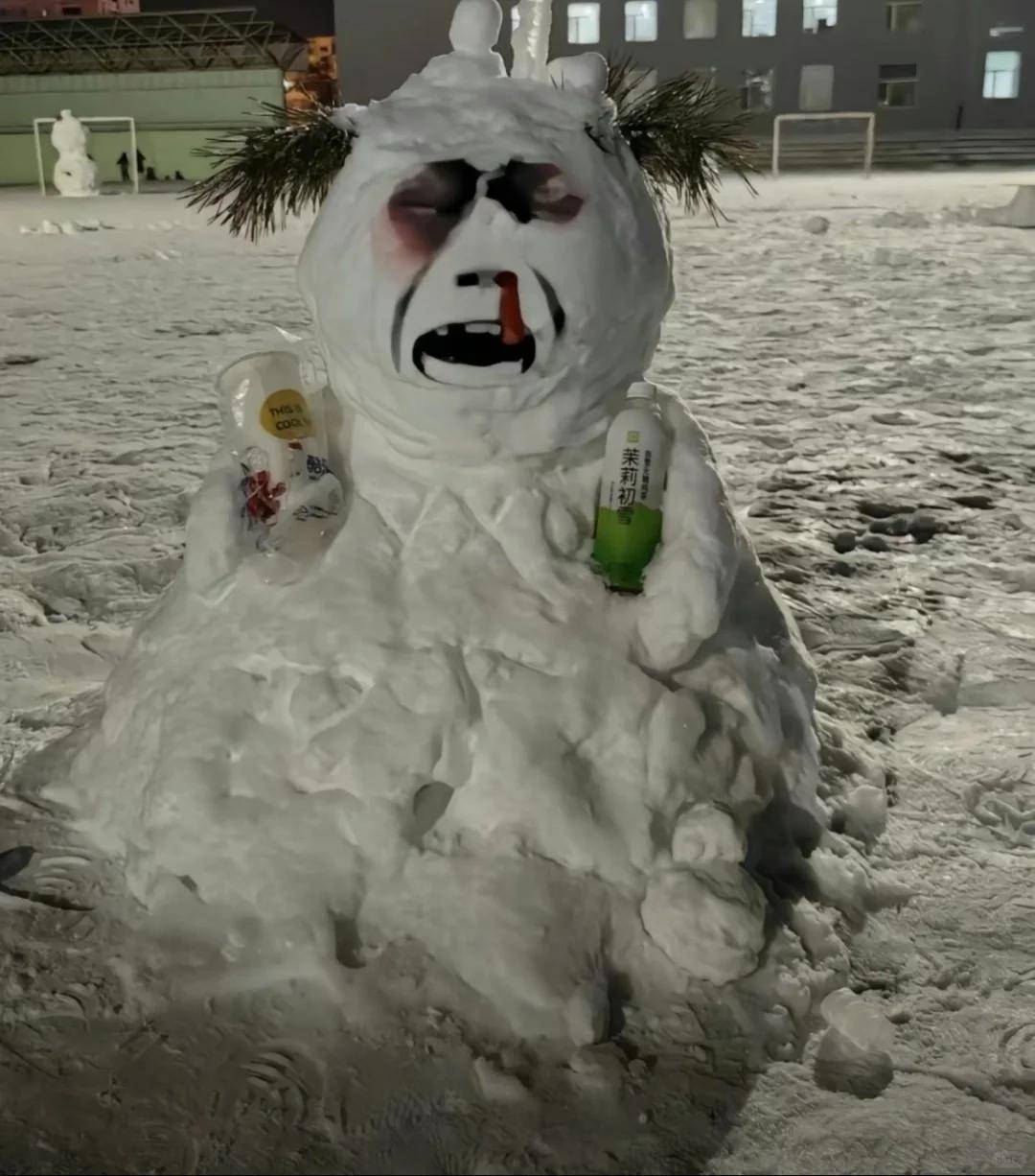 谁堆的雪人?笑死了,真是太有才了!_大哥_冰天雪地_哈尔滨