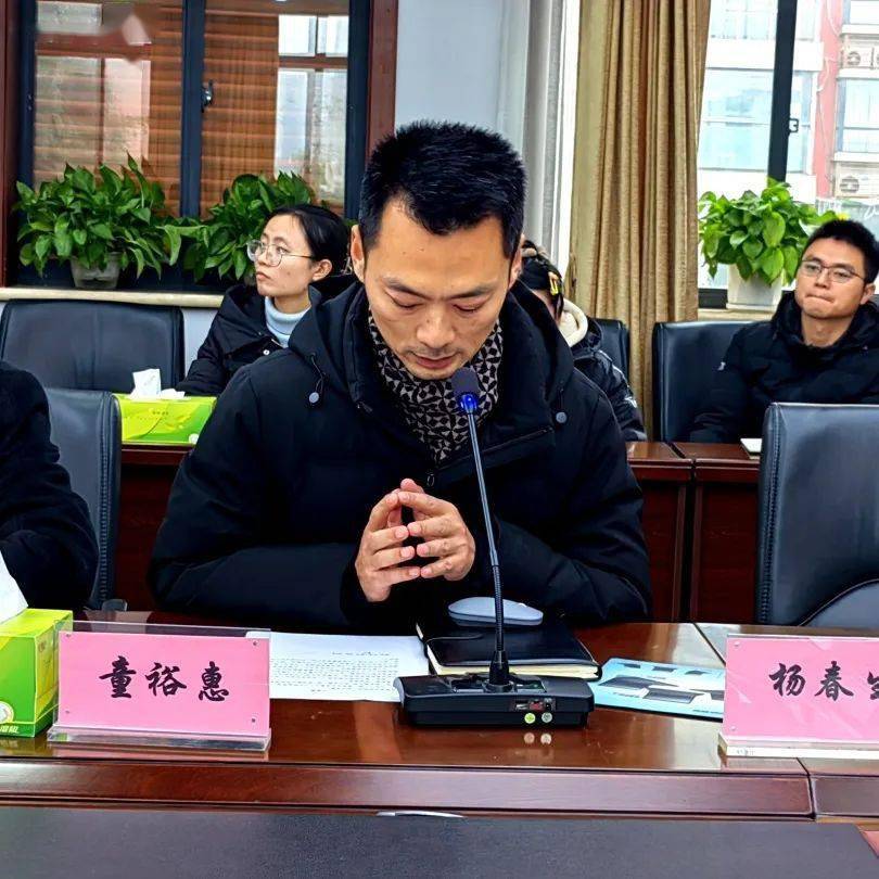 三十七中副校长童裕惠主持,重庆三十七中,长沙三十七中,贵阳三十七中