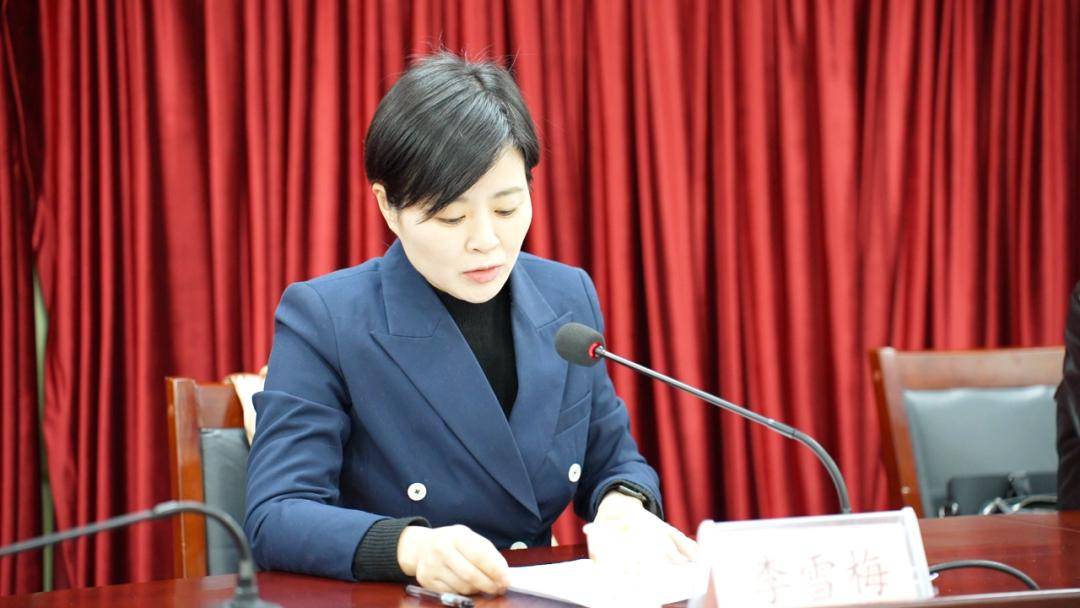 县委书记熊寿宏代表县委发来贺信,向大会的召开表示热烈的祝贺,向全县