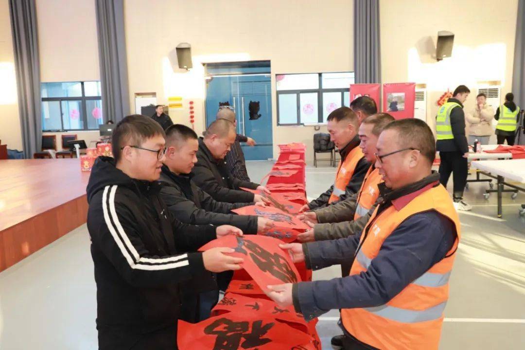 红对联,喜庆福……活动现场,陈炫光,杨少华,吴刚,王岗四位中国书法家