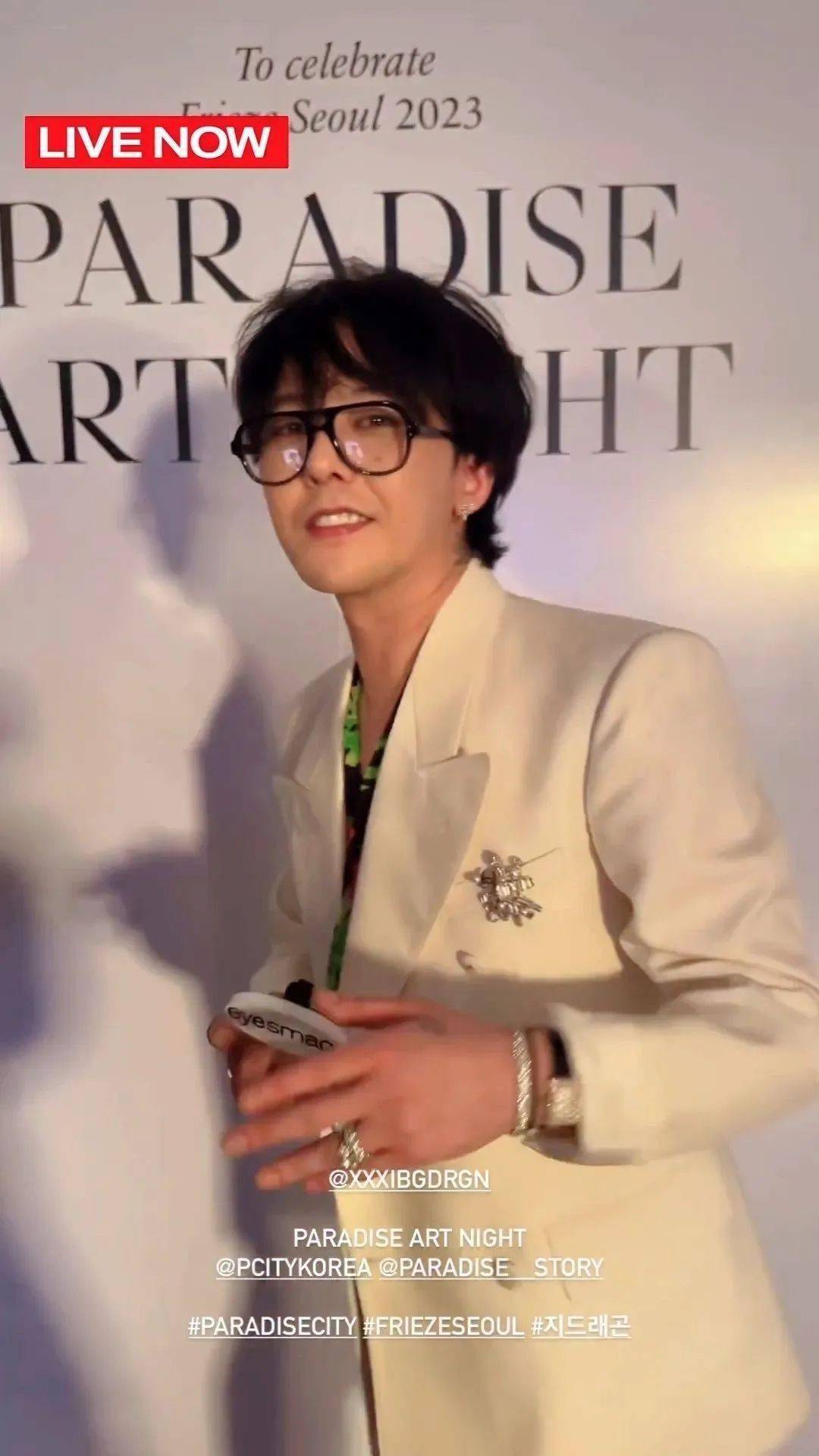 帅气高清照:权志龙穿上白色西装