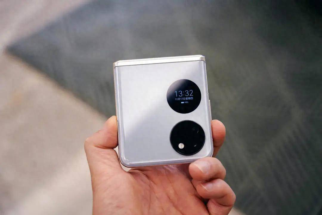 华为小折叠屏曝光,麒麟5g芯片加持,价格给力,春节后发布?