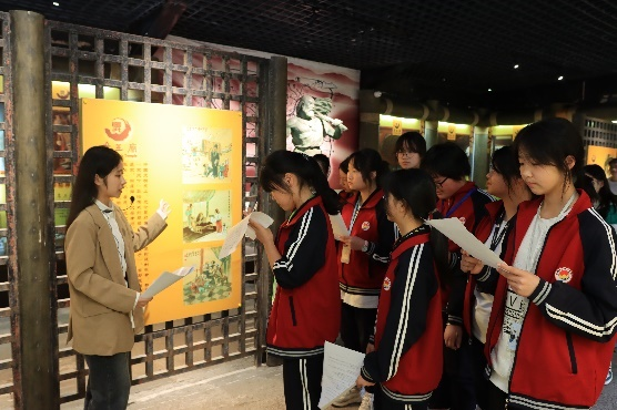 查看更多022023年5月18日,大学生吴越文化研究会策划并主讲柯桥区王坛